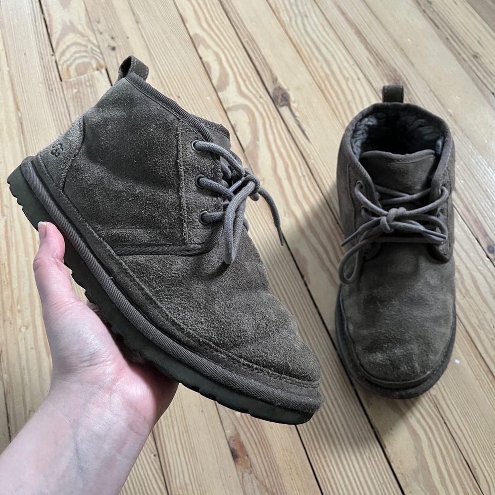 UGG Neumel Boots Mens 7 Grey Suede Lace Up Ankle Chukka comfort 3236